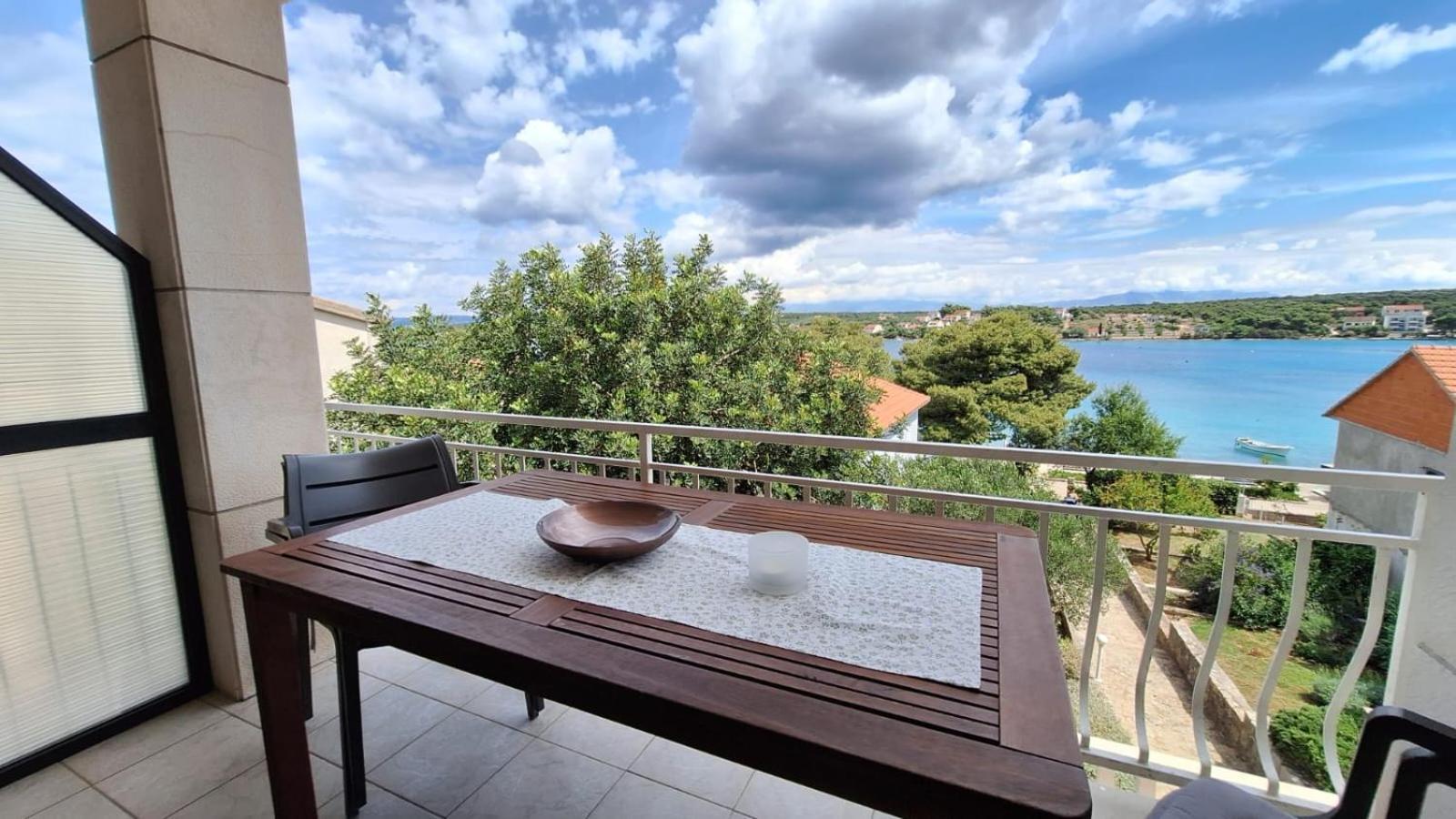 Ceratonia Apartments Lovište Extérieur photo
